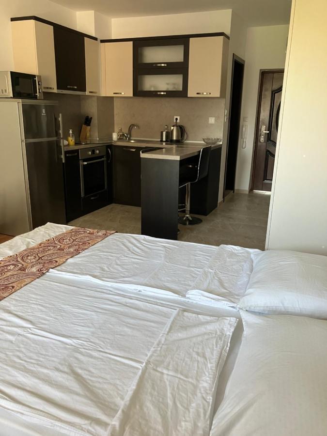 Apartments Dione Поморие Экстерьер фото