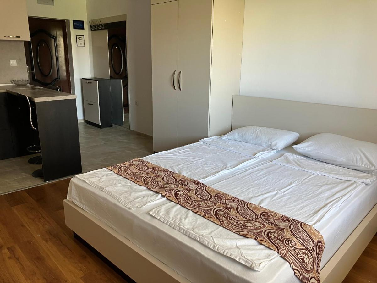 Apartments Dione Поморие Экстерьер фото