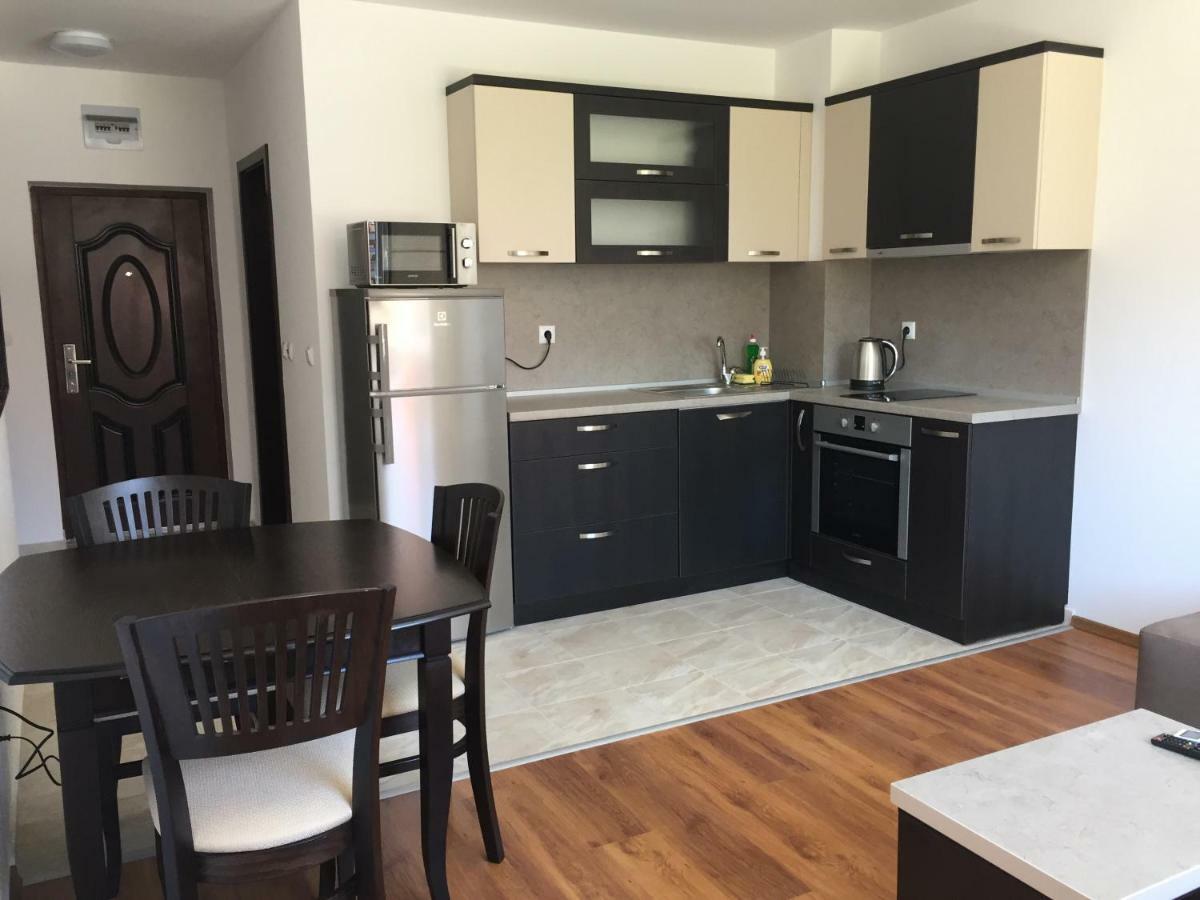 Apartments Dione Поморие Экстерьер фото