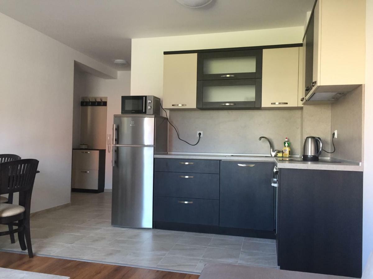 Apartments Dione Поморие Экстерьер фото