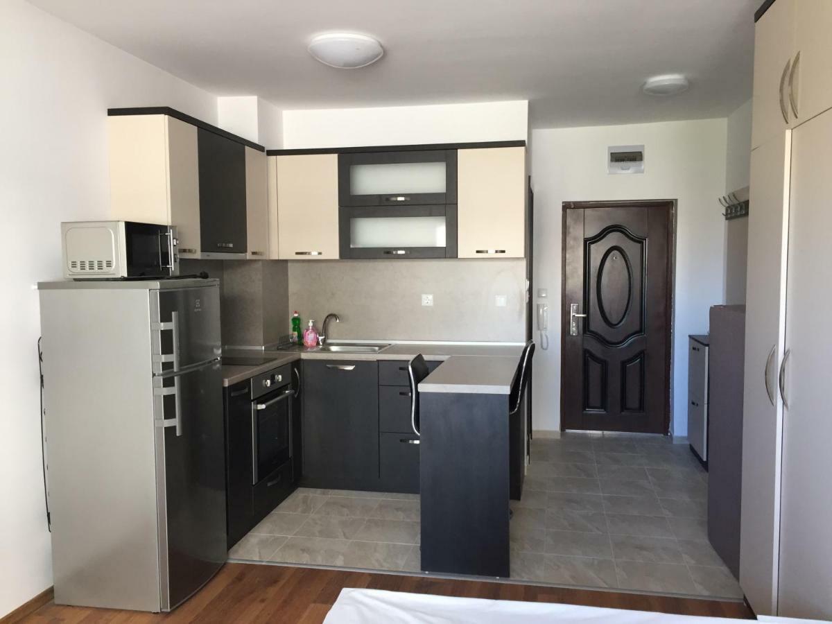 Apartments Dione Поморие Экстерьер фото