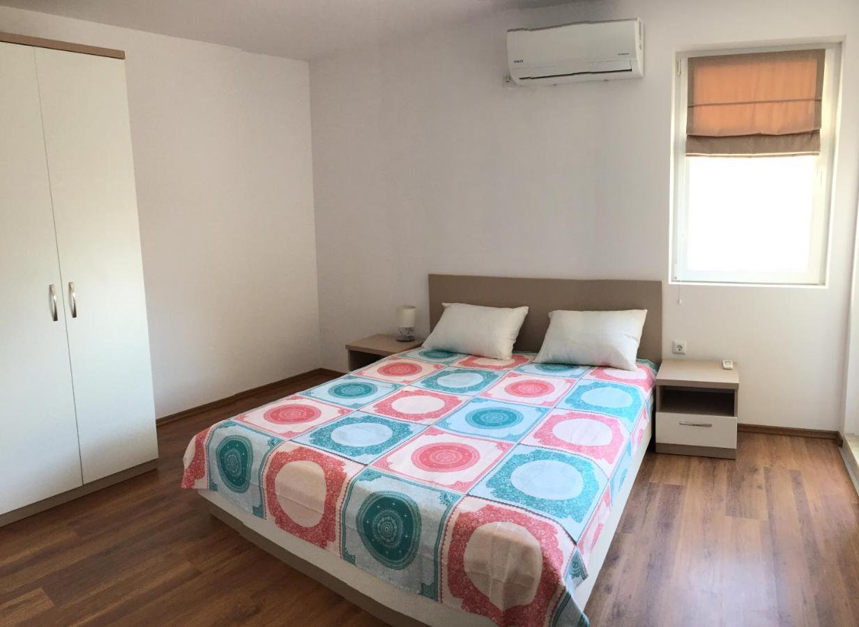 Apartments Dione Поморие Экстерьер фото