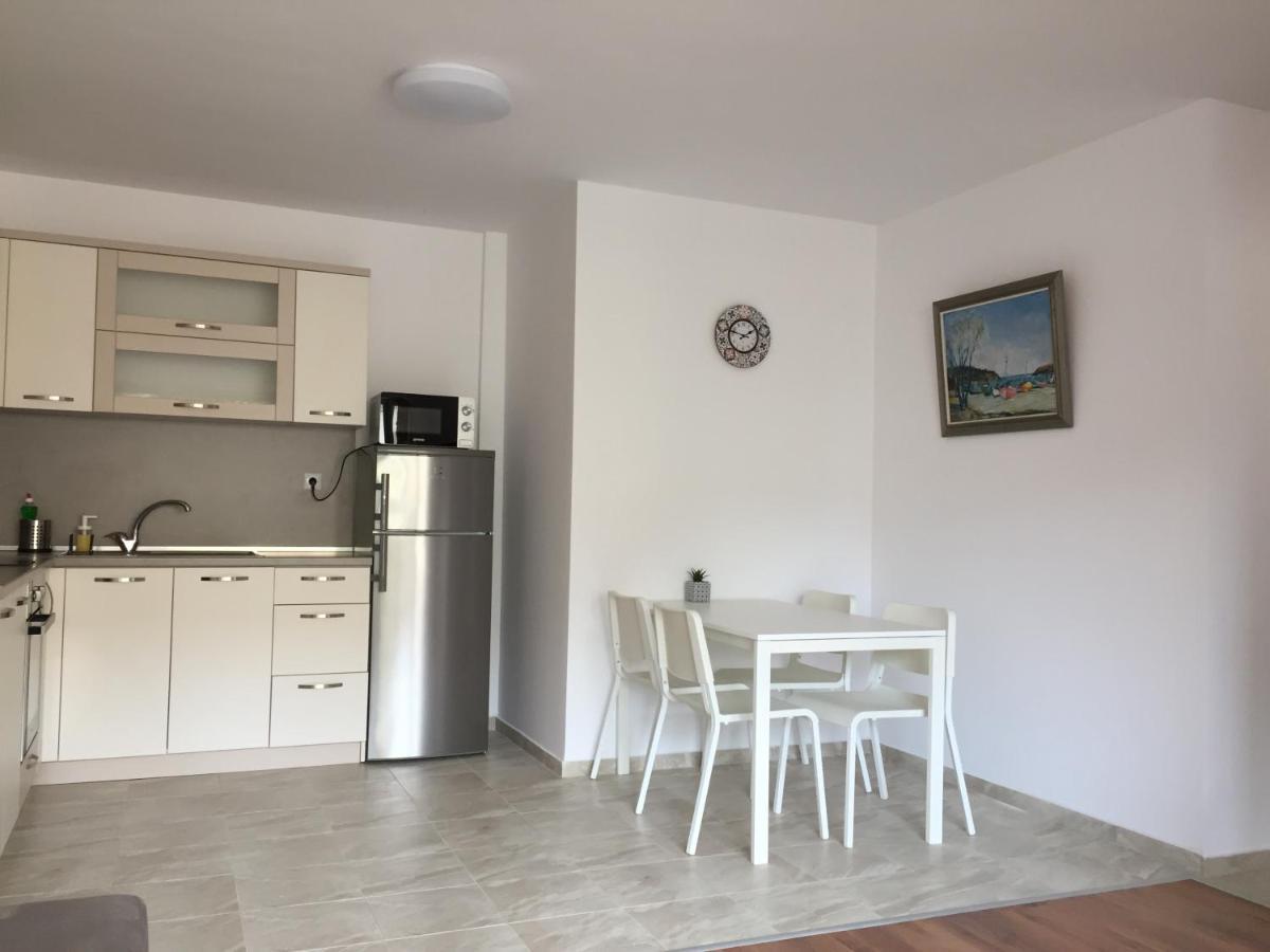Apartments Dione Поморие Экстерьер фото