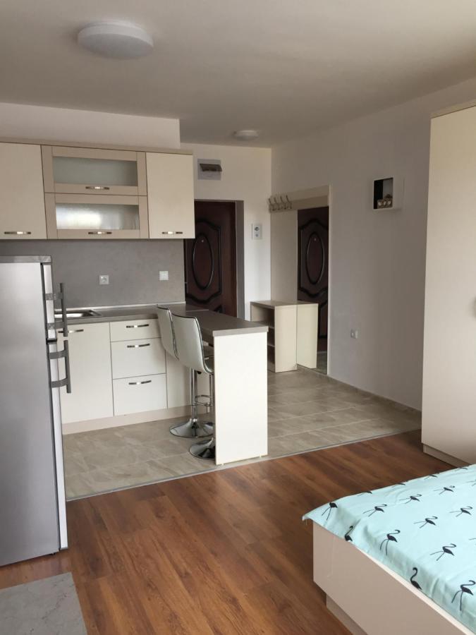 Apartments Dione Поморие Экстерьер фото